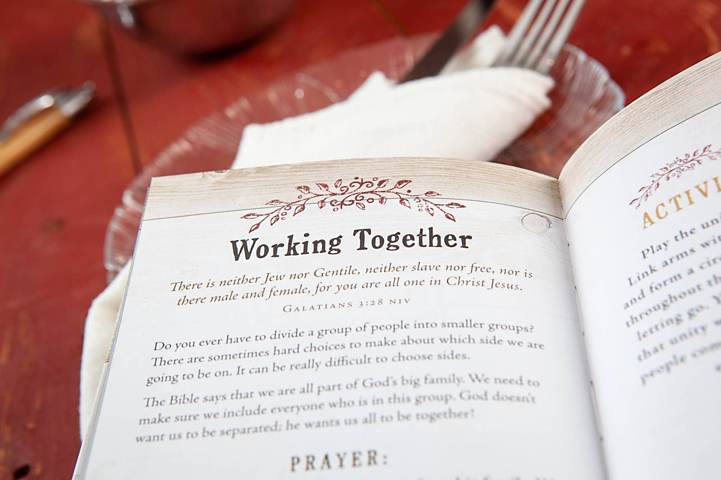 Dinnertime Devotions (Devotional for Families)